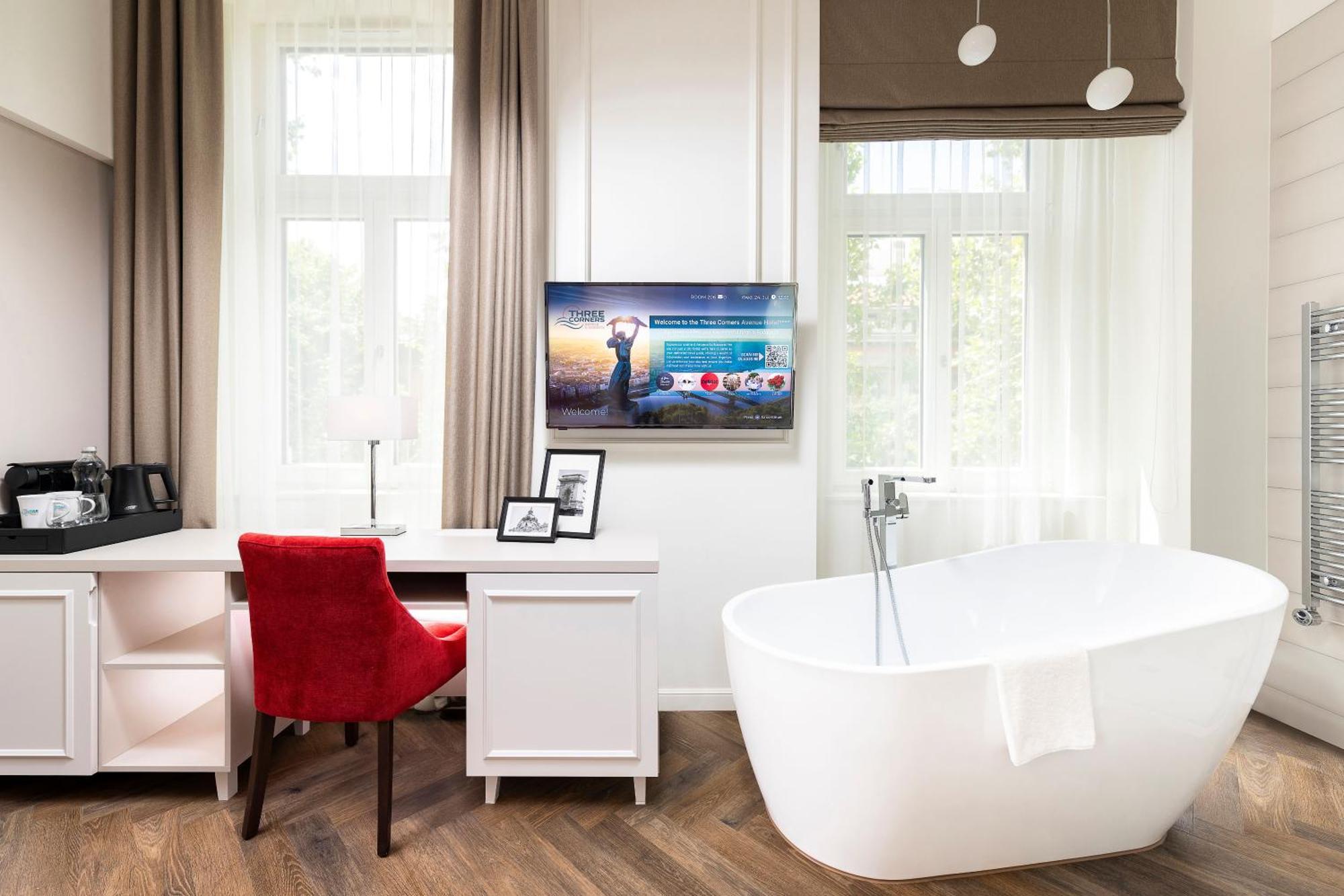 מלון Three Corners Avenue 4*