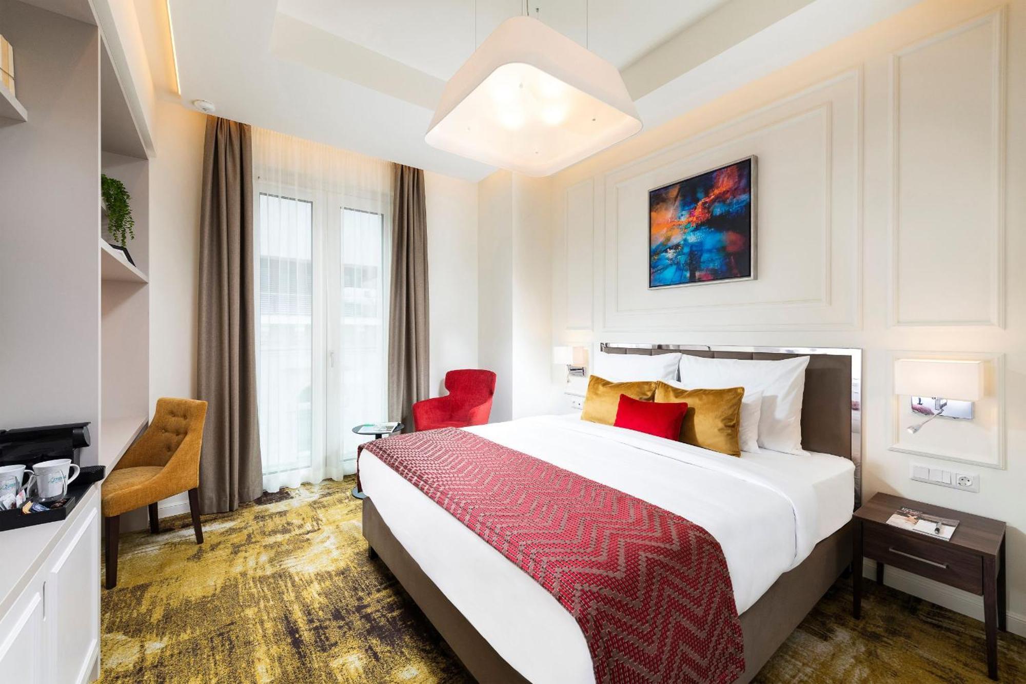 מלון Three Corners Avenue 4*