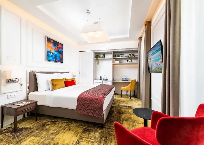 Three Corners Avenue Hotel